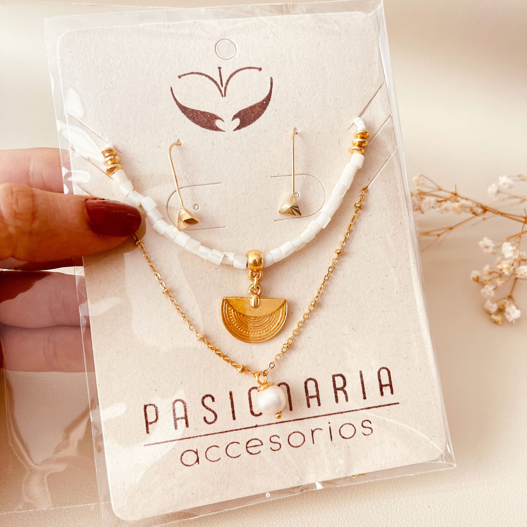 3F7E0DD5-A6DD-4B2E-9E79-5D1B433F4DED Collar Empoderada Nácar