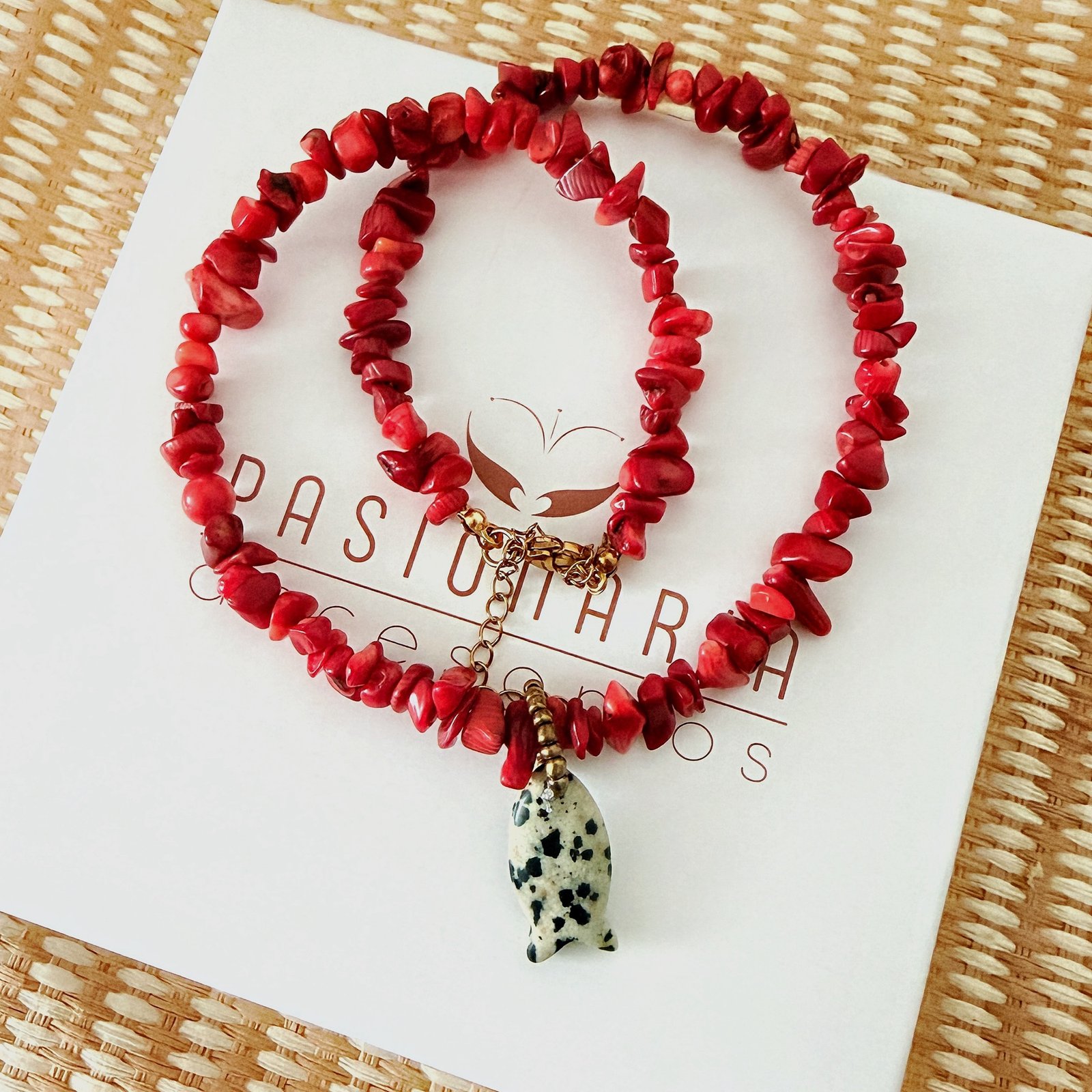 Collar coral