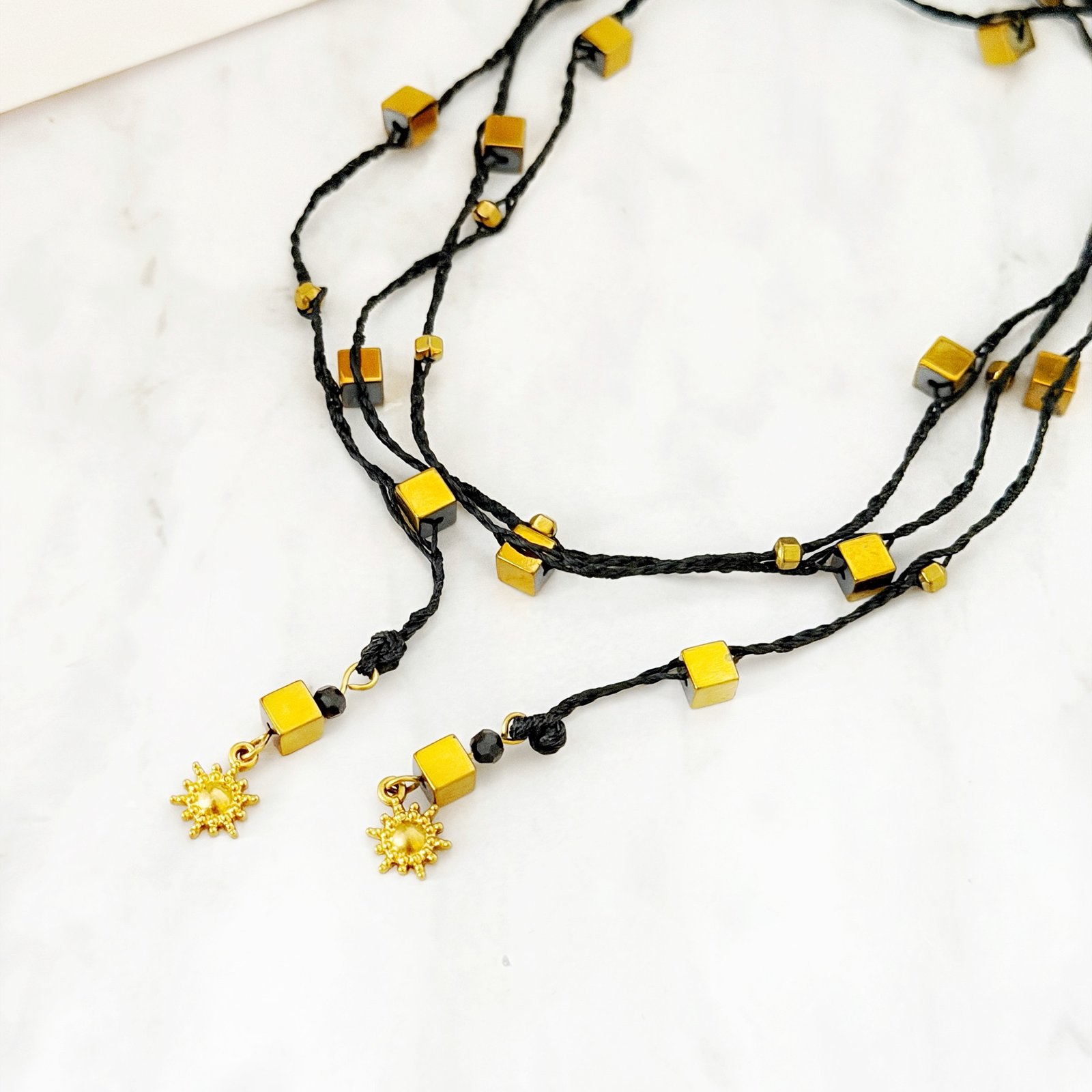 Collar mil vueltas con hematitas